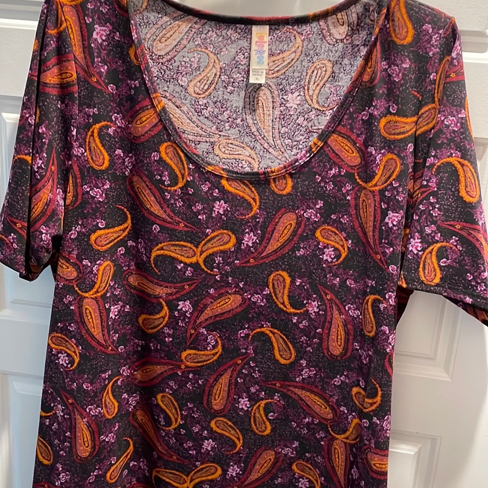 Gorgeous LuLaRoe Perfect Tee